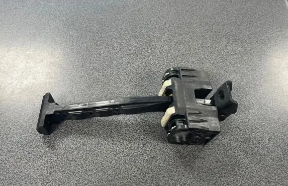 BMW 5 GT F07 Front door check strap stopper 51217197826