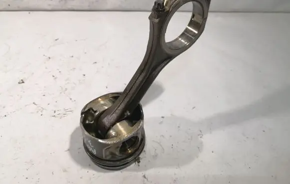 Audi A6 S6 C6 4F Piston with connecting rod