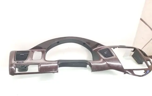 Mazda MPV Dashboard trim LC62G0421