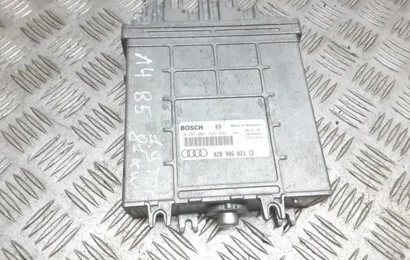 Audi A4 S4 B5 8D Engine control unit/module 0281001425