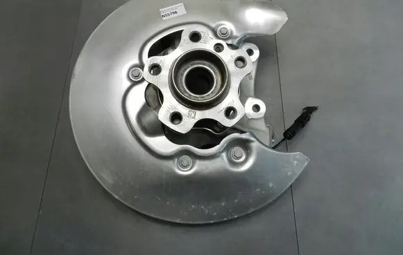 BMW 3 G20 G21 Rear wheel hub 6879533