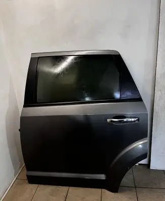 Dodge Journey Rear door