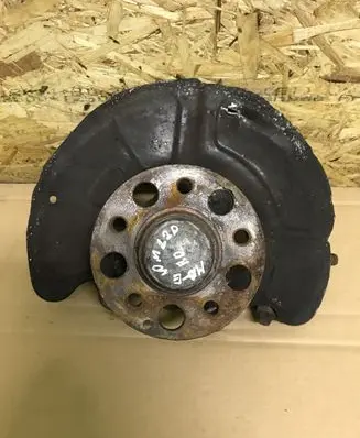 Mercedes-Benz E W212 Front wheel hub