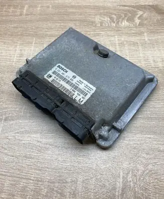 Opel Astra G Engine control unit/module ECU 90562575 0281001675