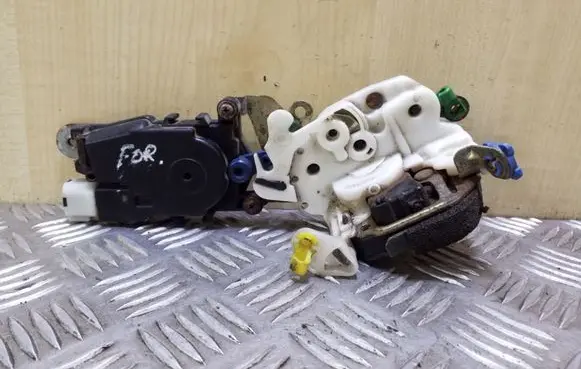 Subaru Forester SF Front door lock