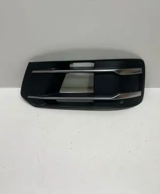 Audi Q7 4M Front bumper lower grill 4M0807681