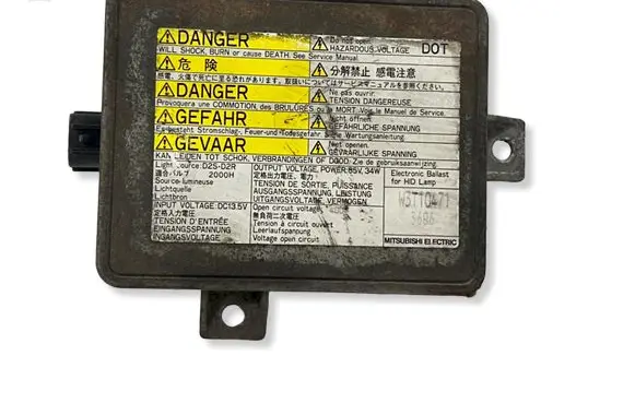 Honda Accord Voltage converter/converter module W3T10471 3606