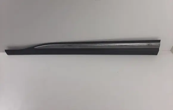 Hyundai Kona I Front door trim (molding) 87721J9500