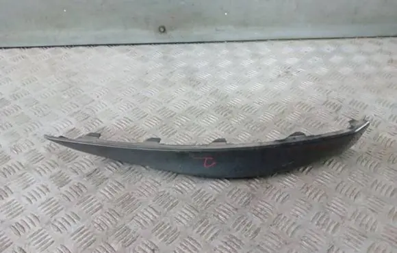 Front bumper splitter molding