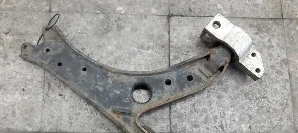 Volkswagen Golf V Front control arm 1K0407851E