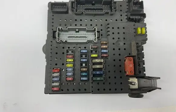 Volvo XC90 Fuse module 8676391 04W381 12217799
