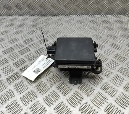 Toyota Prius+ (ZVW40) Distronic sensor radar 8821047070 2300007051