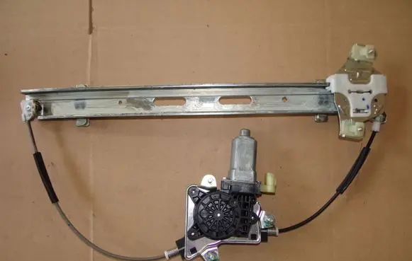 Hyundai i10 Front door window regulator with motor