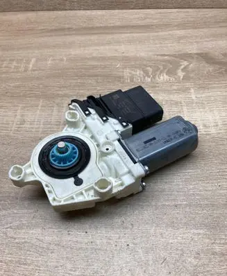 Volkswagen Golf V Rear door window regulator motor 1K0959704P 973622