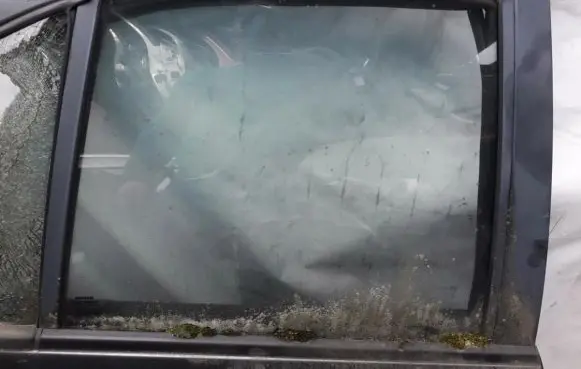 Nissan Primera Rear door window glass 
