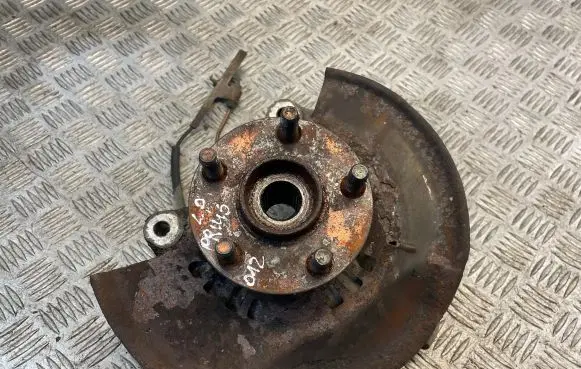 Toyota Prius (XW30) Front wheel hub spindle knuckle