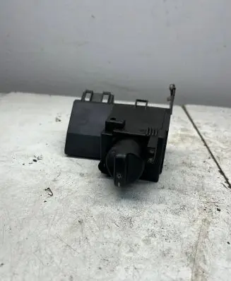 Mercedes-Benz E W210 Light switch A2105450104 04055002