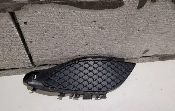 Mercedes-Benz A W176 Front bumper lower grill A1768850422
