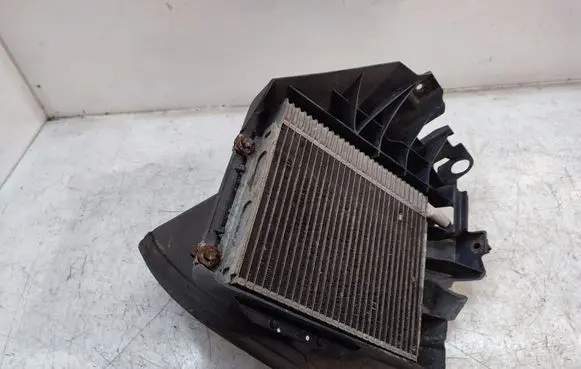 Jaguar XJ X351 Coolant radiator