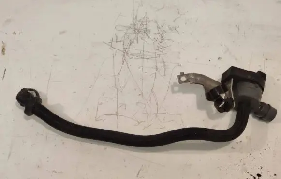 BMW 6 F12 F13 Breather/breather pipe/hose 7636149