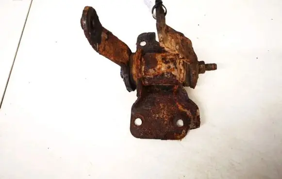 Chrysler Town & Country IV Engine mounting bracket