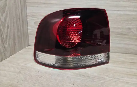 Volkswagen Touareg I Rear/tail lights 7L6945095R