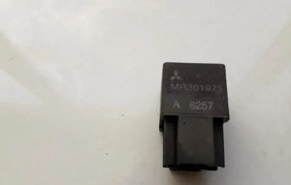 Mitsubishi Galant Other relay MR301971 A6257