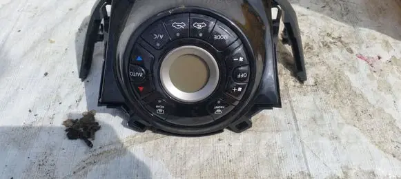 Nissan Micra Climate control unit 275S23HNOC