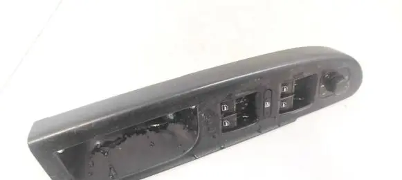 Volkswagen PASSAT B6 Electric window control switch 3C2867172B