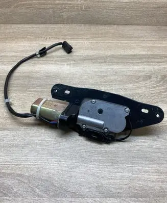 BMW 5 E39 Tailgate/trunk/boot lock/catch/latch 8362371