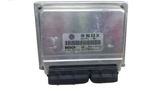 Volkswagen PASSAT B5 Engine control unit/module 4B0906018DH 0261207928