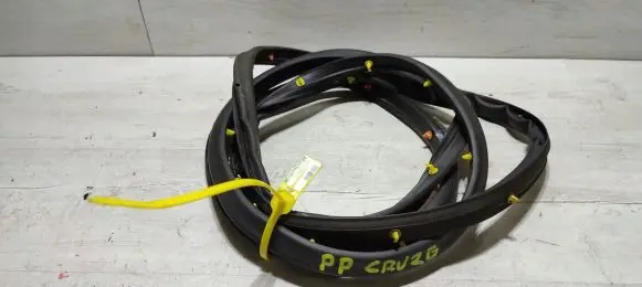 Chevrolet Cruze Front door rubber seal 34570823