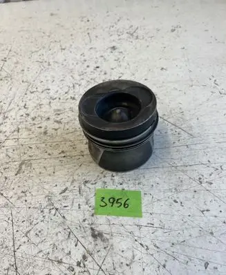 Volkswagen PASSAT B6 Piston 3956