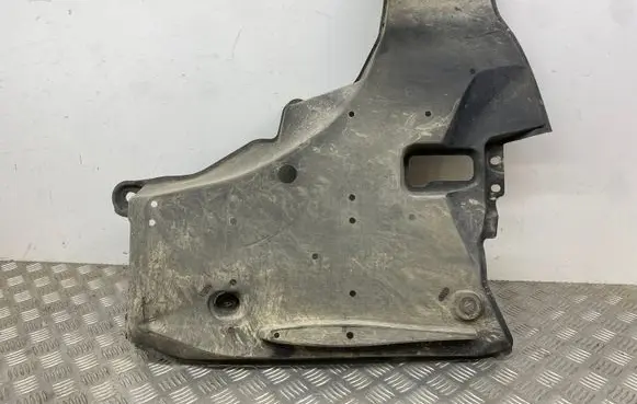 Rear underbody cover/under tray