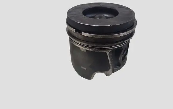 Volvo V50 Piston