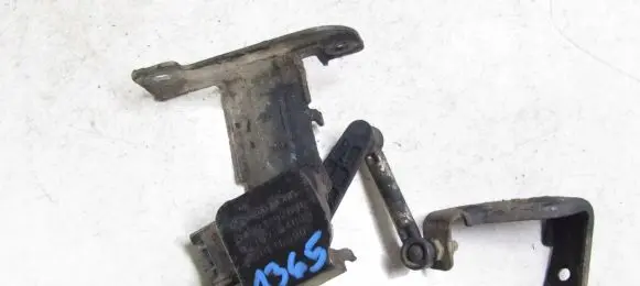 Hyundai ix35 Headlight/headlamp level sensor D492192600