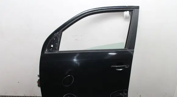 Volkswagen Amarok Front door