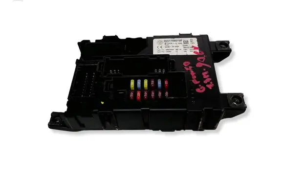Fiat Punto (188) Fuse module 00517986150