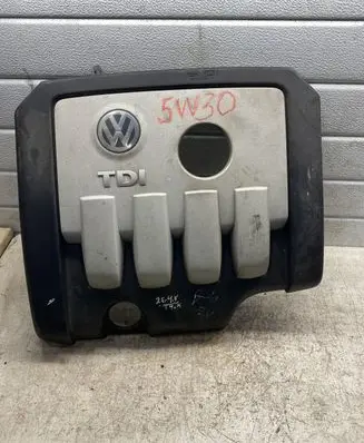 Volkswagen PASSAT B6 Engine cover (trim) 03G103925G