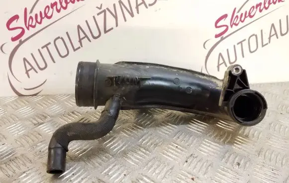Opel Vivaro Turbo air intake inlet pipe/hose 165752889R 93452234