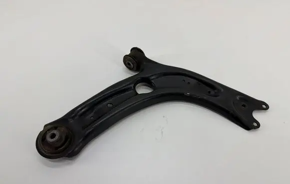 Volkswagen PASSAT B8 Front lower control arm/wishbone 3Q0407154B