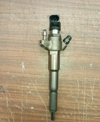 Renault Master III Fuel injector 166000372R