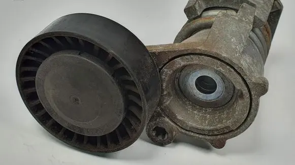 Volvo C70 Timing belt tensioner 30650957