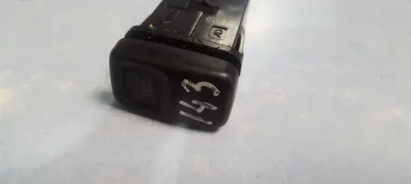 Mazda 626 Windscreen/window heater switch sr3m11501