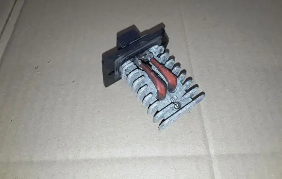 Hyundai Trajet Heater blower motor/fan resistor NOCODE