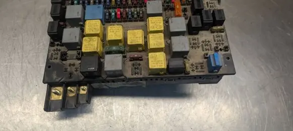 Mercedes-Benz ML W163 Fuse module 1635450205 08200101