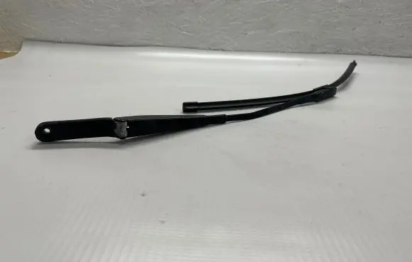 Audi A6 C7 Front wiper blade arm 4G1955407D