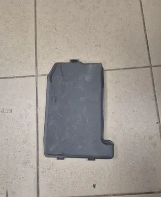 Toyota Prius (XW30) Fuse box cover 8266247160