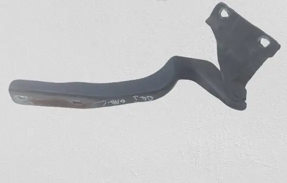 Nissan Qashqai Engine bonnet/hood hinges