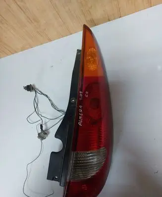 Nissan Almera Tino Rear/tail lights